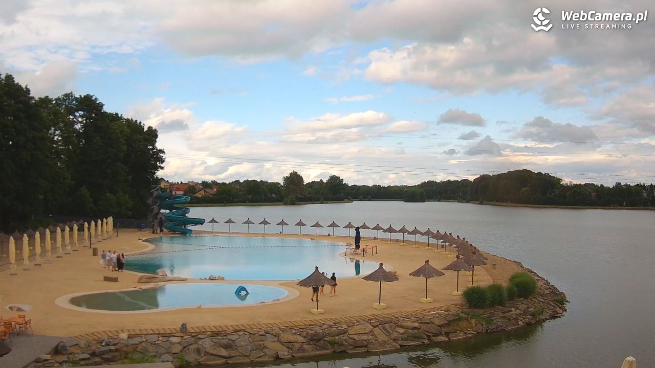 Molo Resort w Osieku - widok na basen kąpielowy - 05 lipiec 2026, 16:51