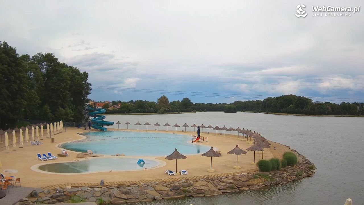 Molo Resort w Osieku - widok na basen kąpielowy - 07 lipiec 2026, 15:05