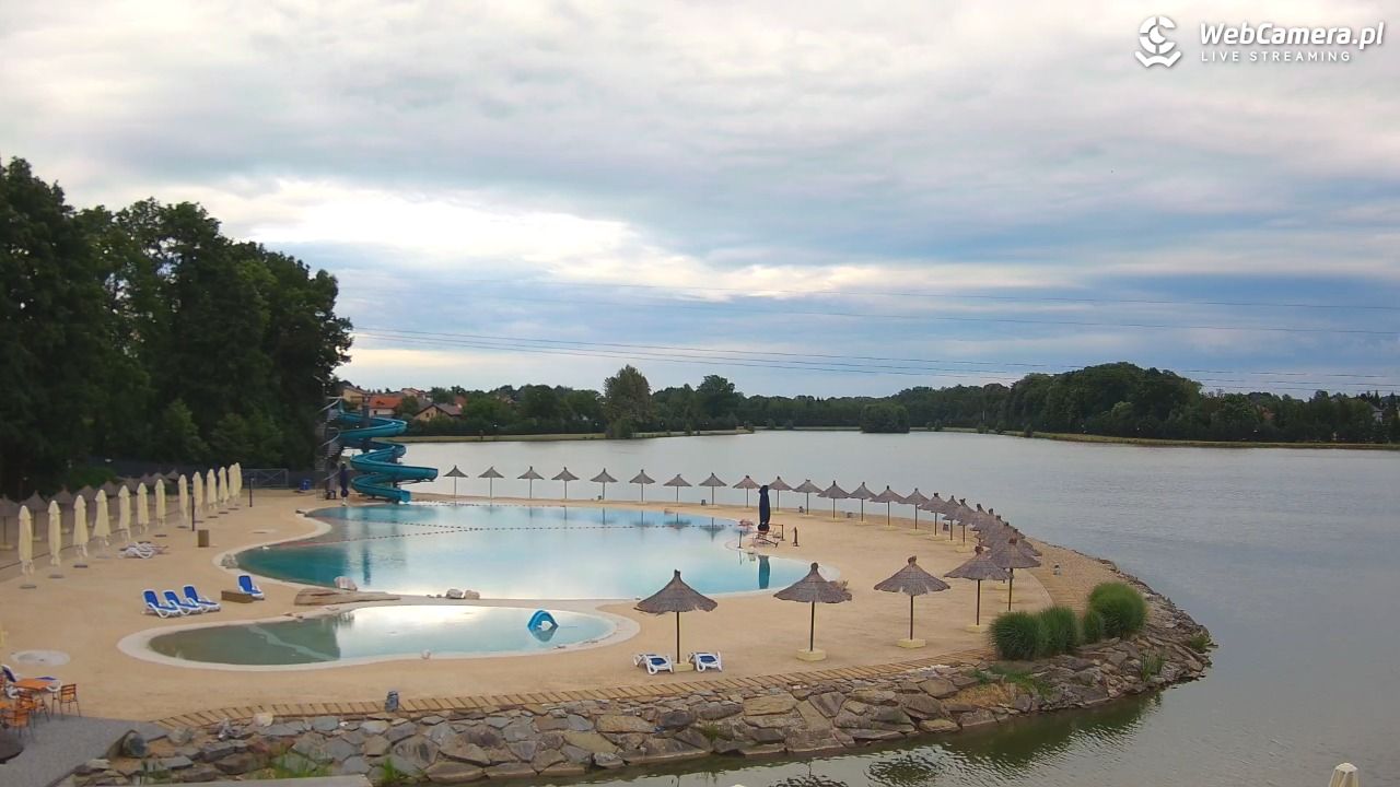 Molo Resort w Osieku - widok na basen kąpielowy - 07 lipiec 2026, 18:58