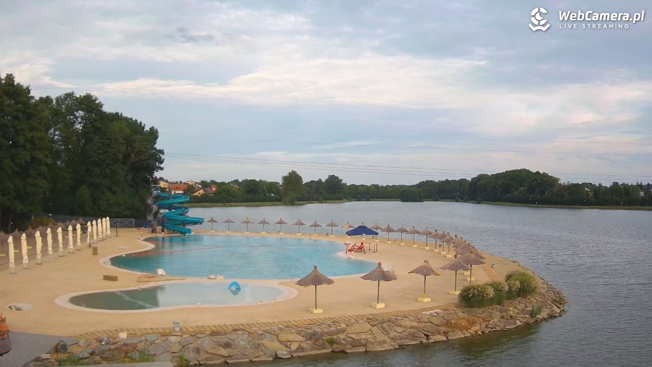 Molo Resort w Osieku - widok na basen kąpielowy - 21 sierpień 2026, 18:44