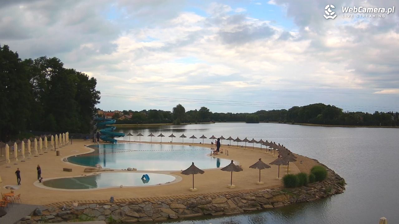 Molo Resort w Osieku - widok na basen kąpielowy - 09 lipiec 2026, 17:33