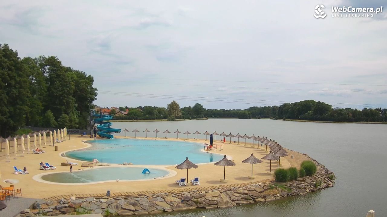 Molo Resort w Osieku - widok na basen kąpielowy - 07 lipiec 2026, 12:18