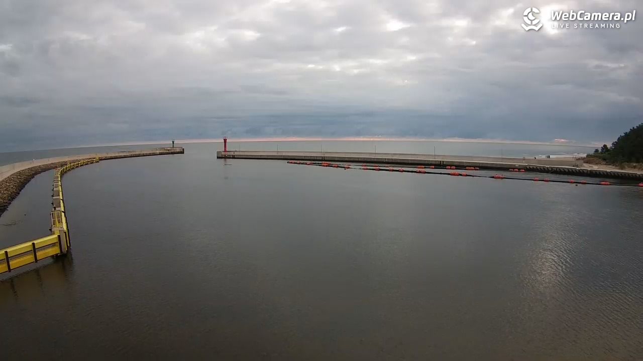 Mrzeżyno - wejście do portu - 19 sierpień 2026, 05:27