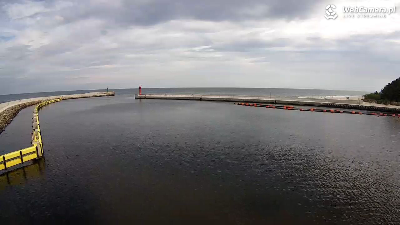 Mrzeżyno - wejście do portu - 06 lipiec 2025, 09:27