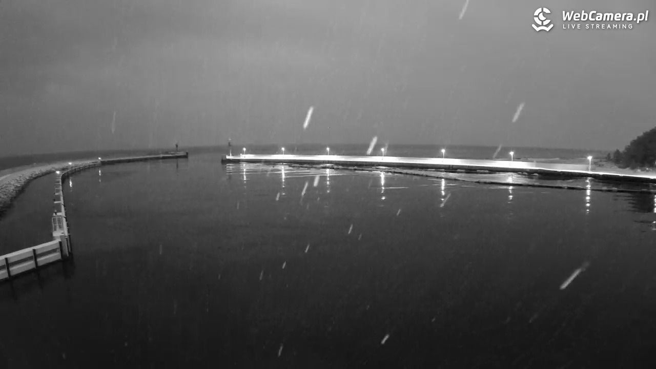 Mrzeżyno - wejście do portu - 05 styczeń 2026, 07:36