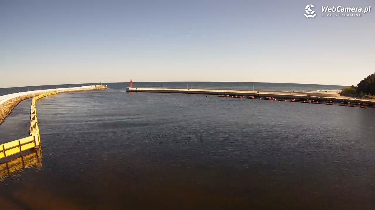 Mrzeżyno - wejście do portu - 19 sierpień 2025, 09:02