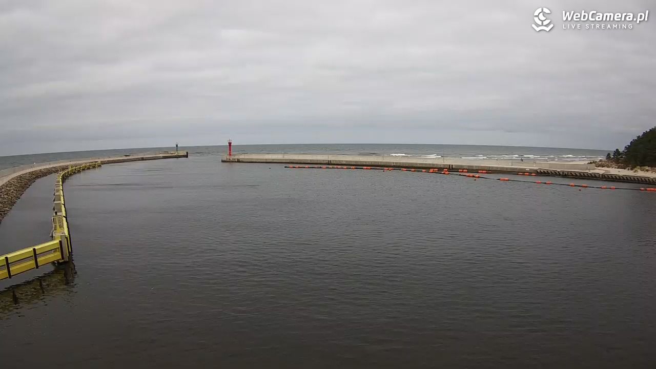 Mrzeżyno - wejście do portu - 03 kwiecień 2026, 15:15