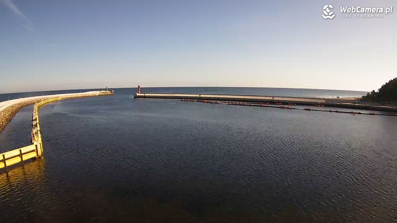 Mrzeżyno - wejście do portu - 21 sierpień 2026, 08:07
