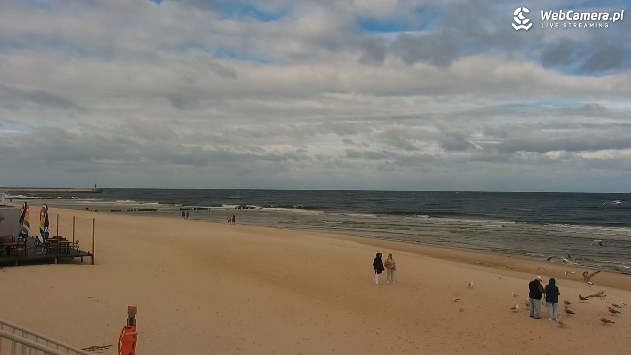 MRZEŻYNO - widok na plażę - 16 wresień 2025, 10:20