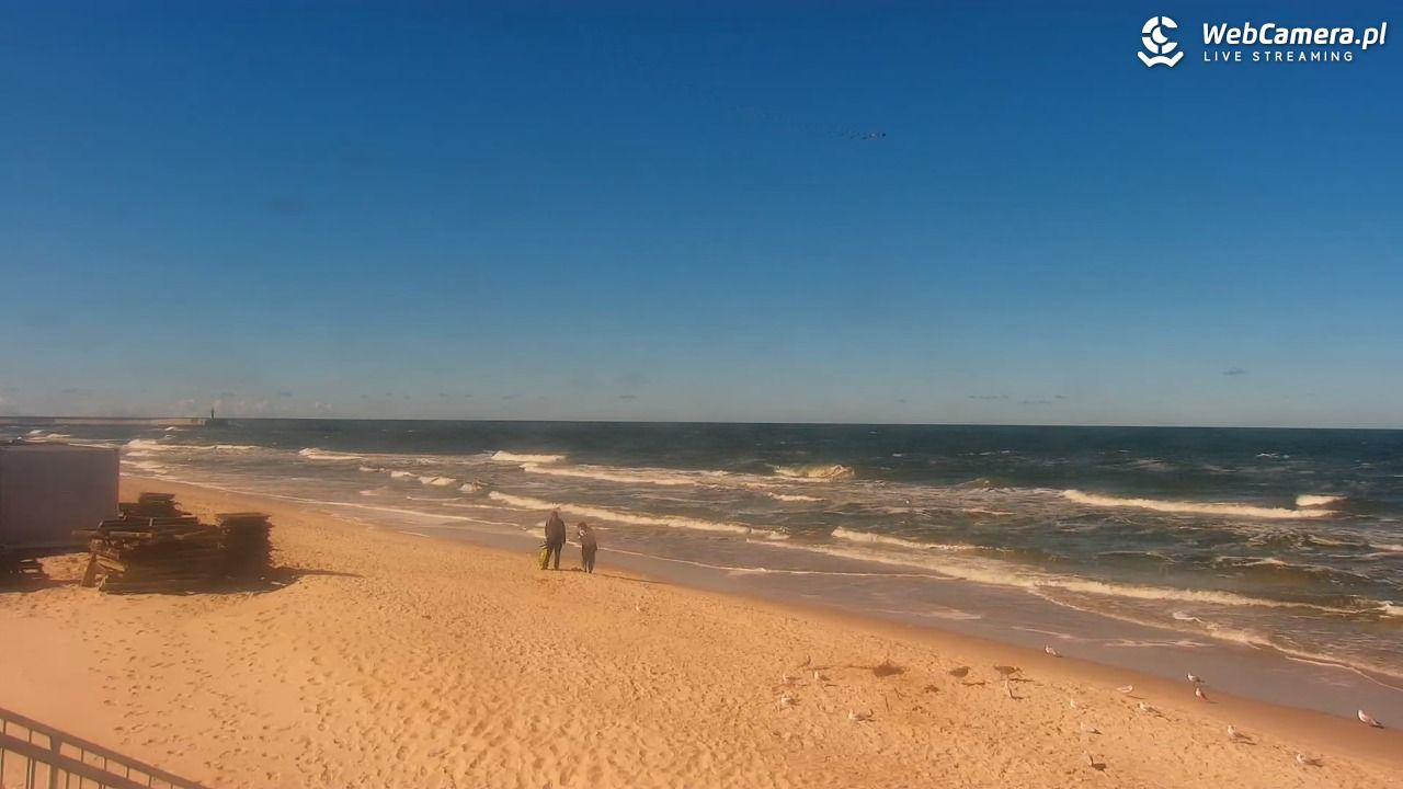 MRZEŻYNO - widok na plażę - 22 wresień 2026, 13:25