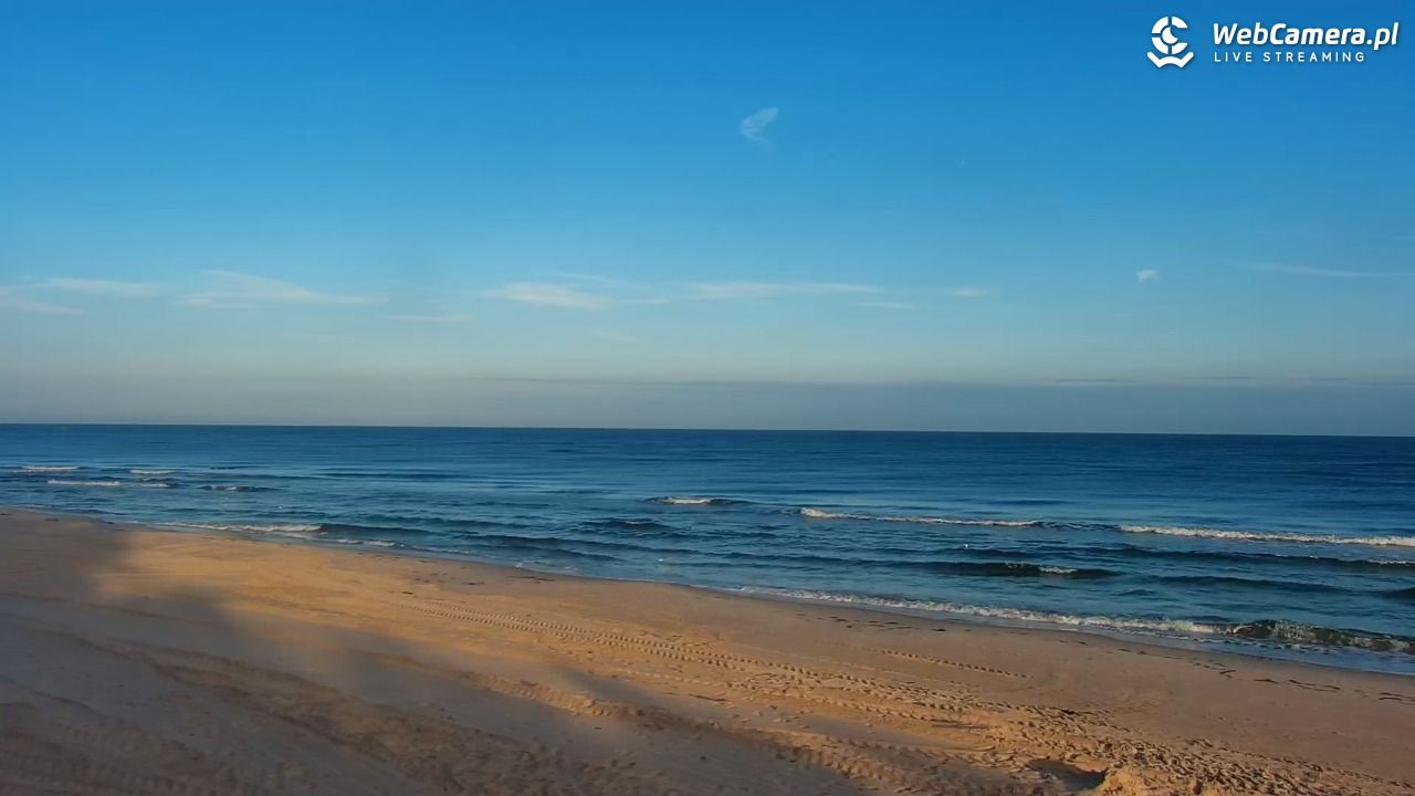 MRZEŻYNO - widok na plażę - 26 wresień 2026, 08:04