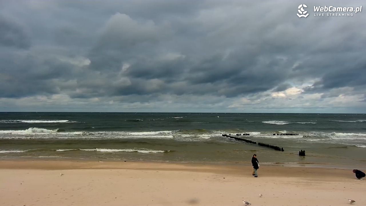 MRZEŻYNO - widok na plażę - 16 wresień 2025, 14:08