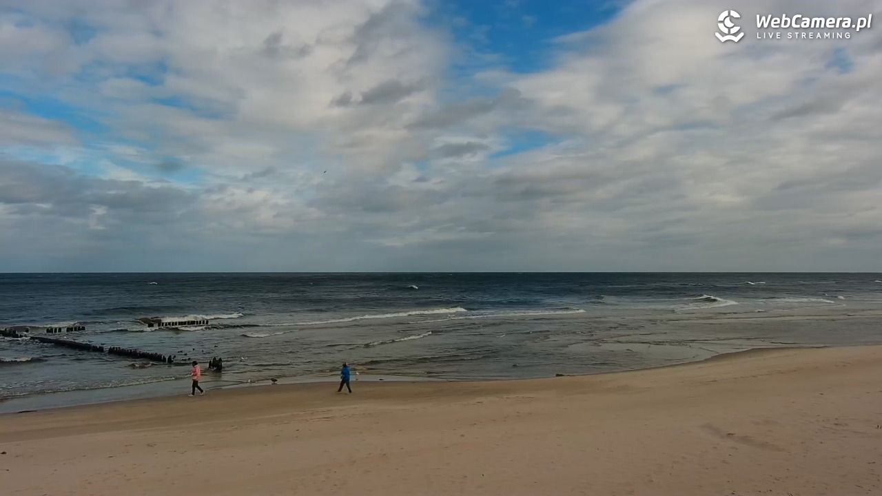 MRZEŻYNO - widok na plażę - 16 wresień 2025, 10:46