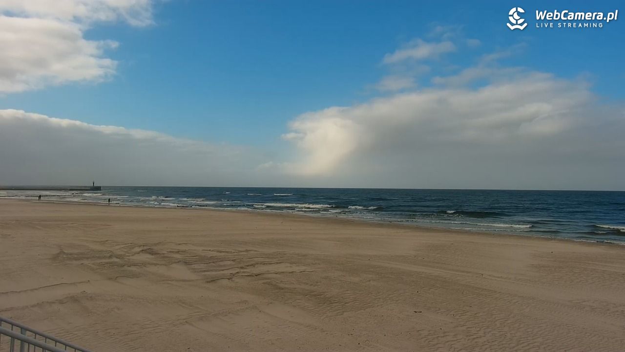 MRZEŻYNO - widok na plażę - 26 marzec 2026, 14:10