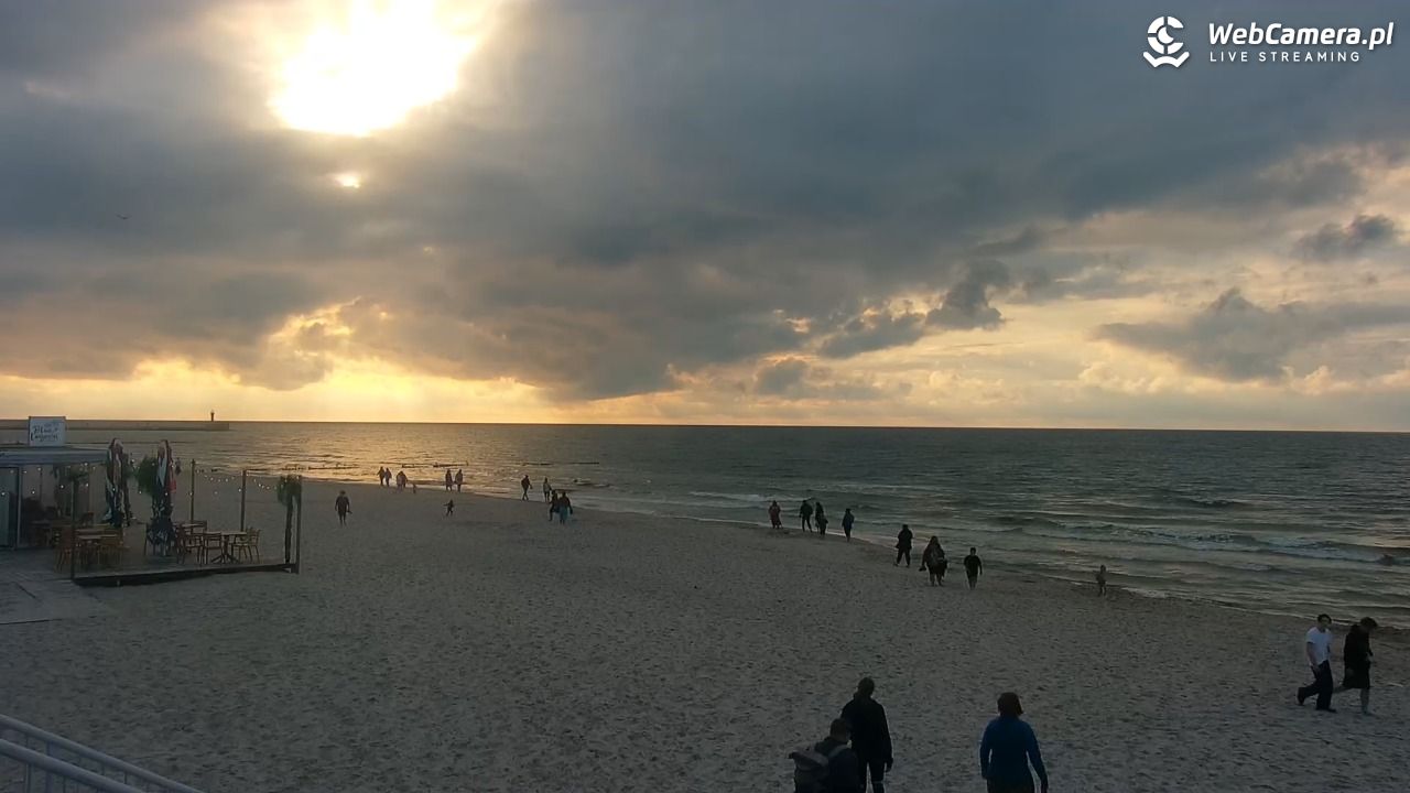 MRZEŻYNO - widok na plażę - 10 sierpień 2026, 19:19
