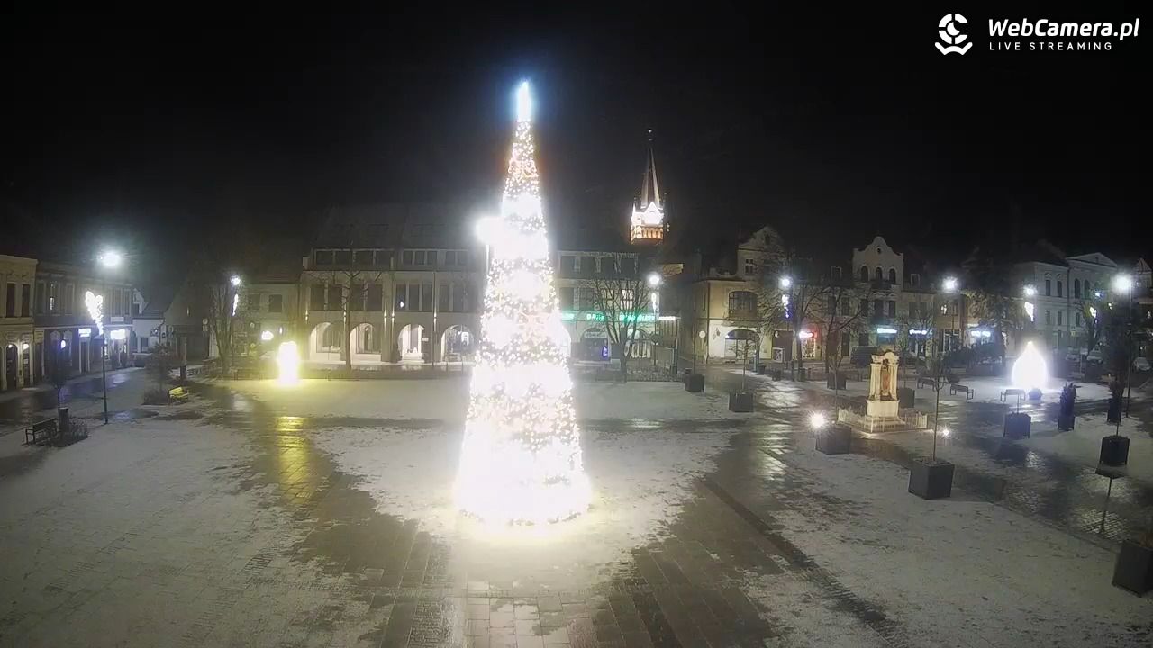 Myślenice - widok na Rynek - 27 grudzień 2025, 01:40
