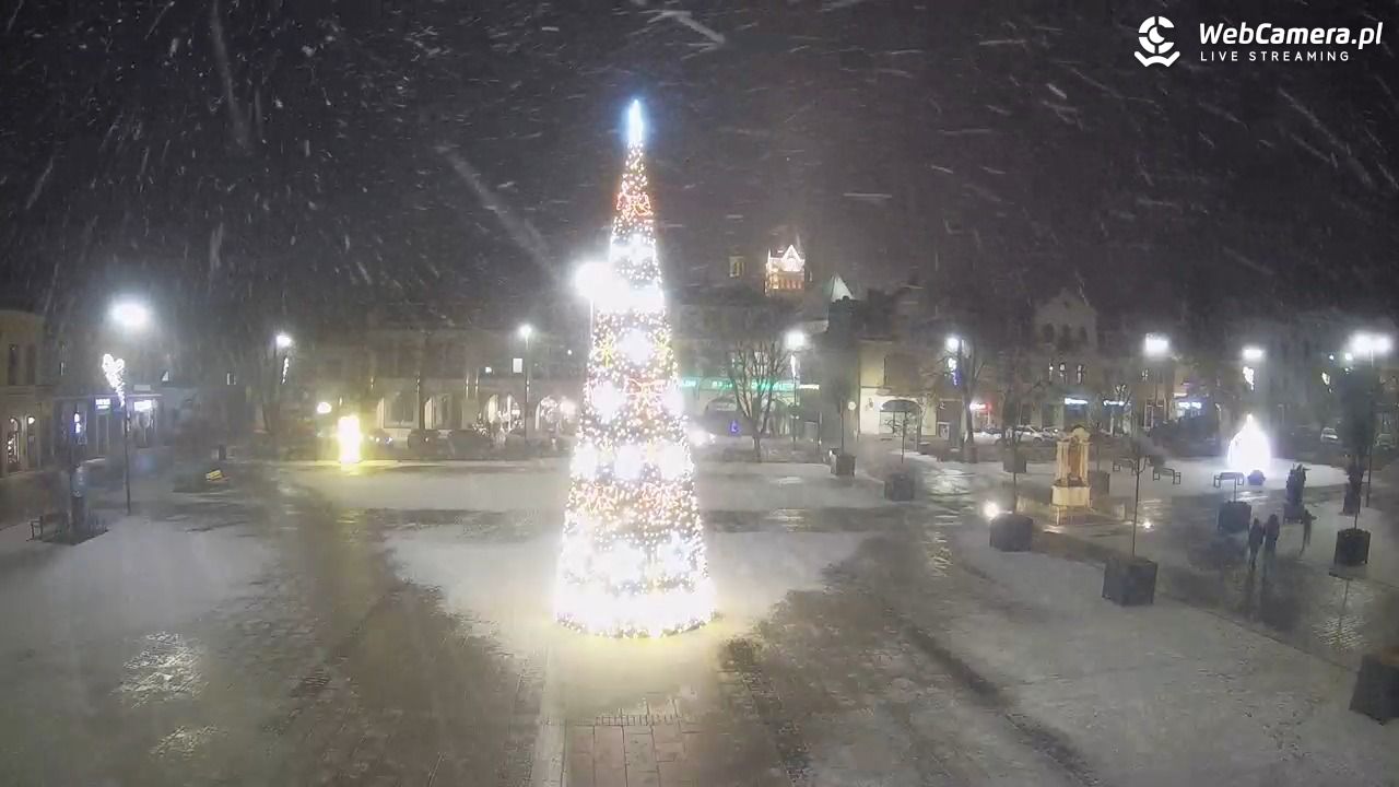 Myślenice - widok na Rynek - 30 grudzień 2025, 18:53