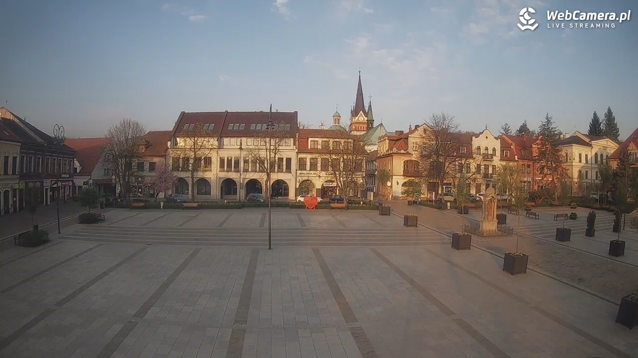 Myślenice - widok na Rynek - 17 kwiecień 2026, 06:33