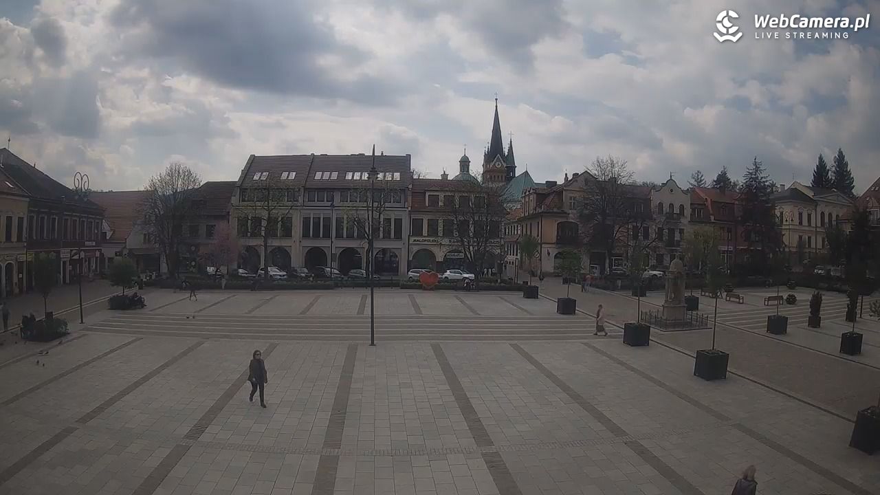 Myślenice - widok na Rynek - 17 kwiecień 2026, 14:04