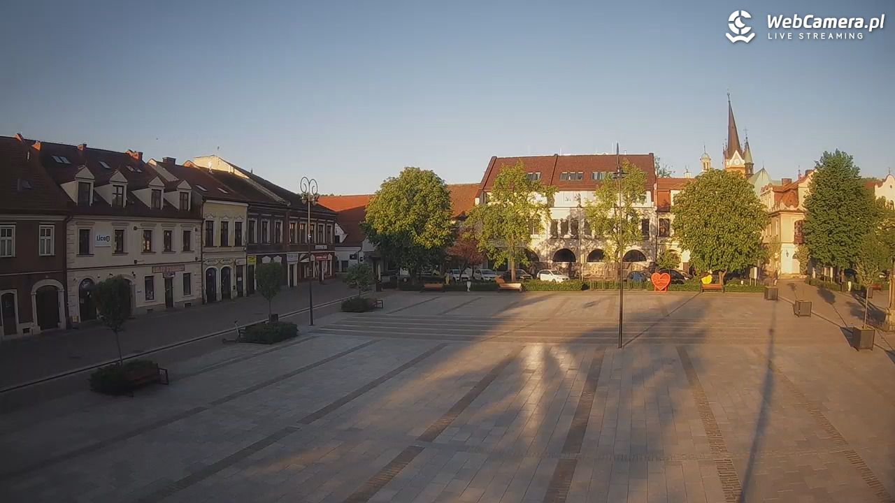 Myślenice - widok na Rynek - 29 kwiecień 2025, 06:20