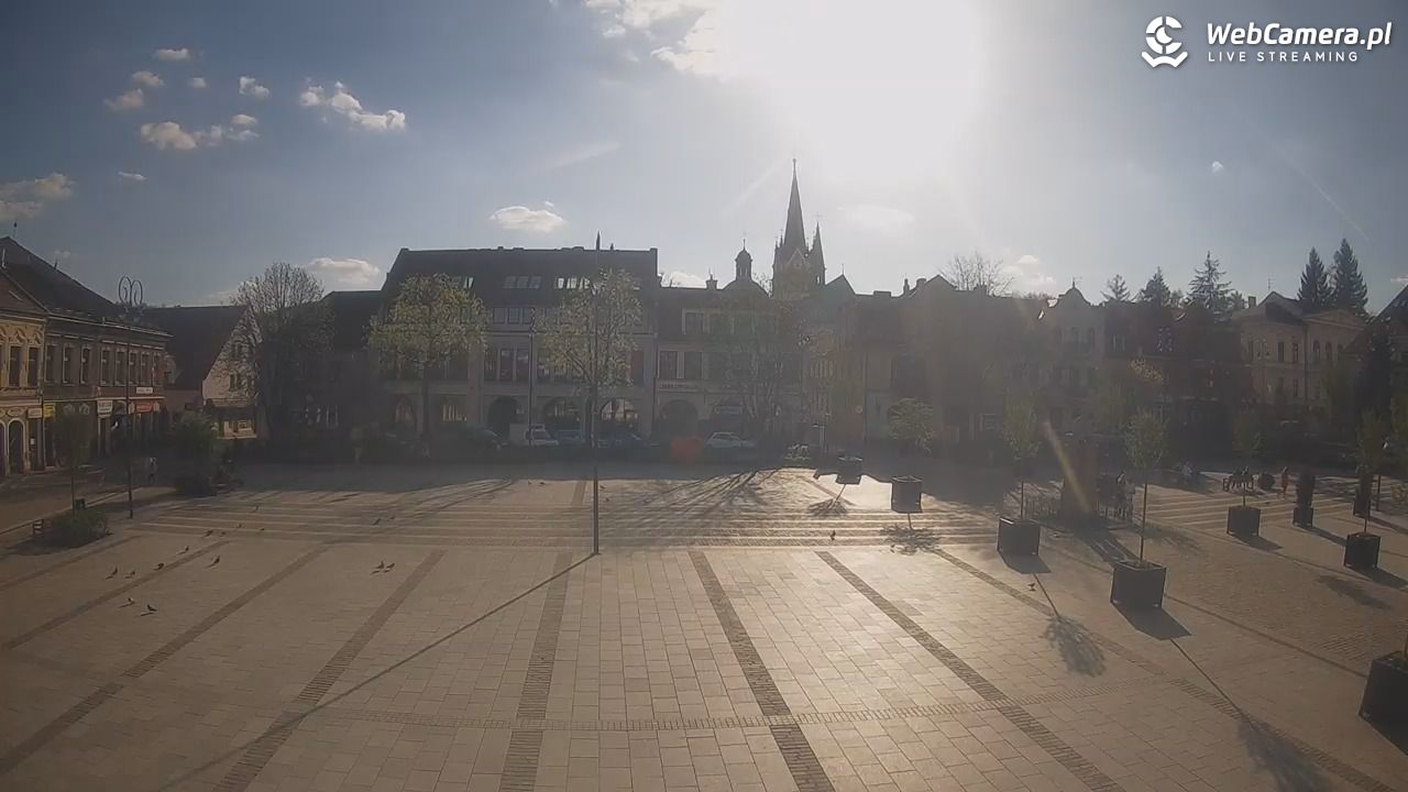 Myślenice - widok na Rynek - 18 kwiecień 2026, 17:07