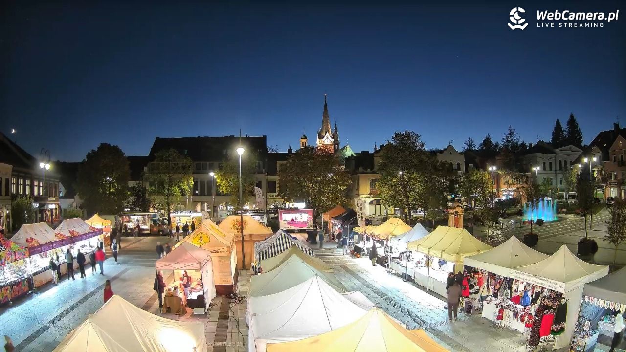 Myślenice - widok na Rynek - 16 październik 2026, 16:37