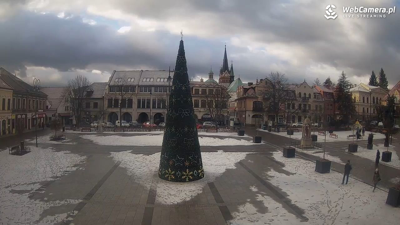 Myślenice - widok na Rynek - 30 grudzień 2025, 10:59