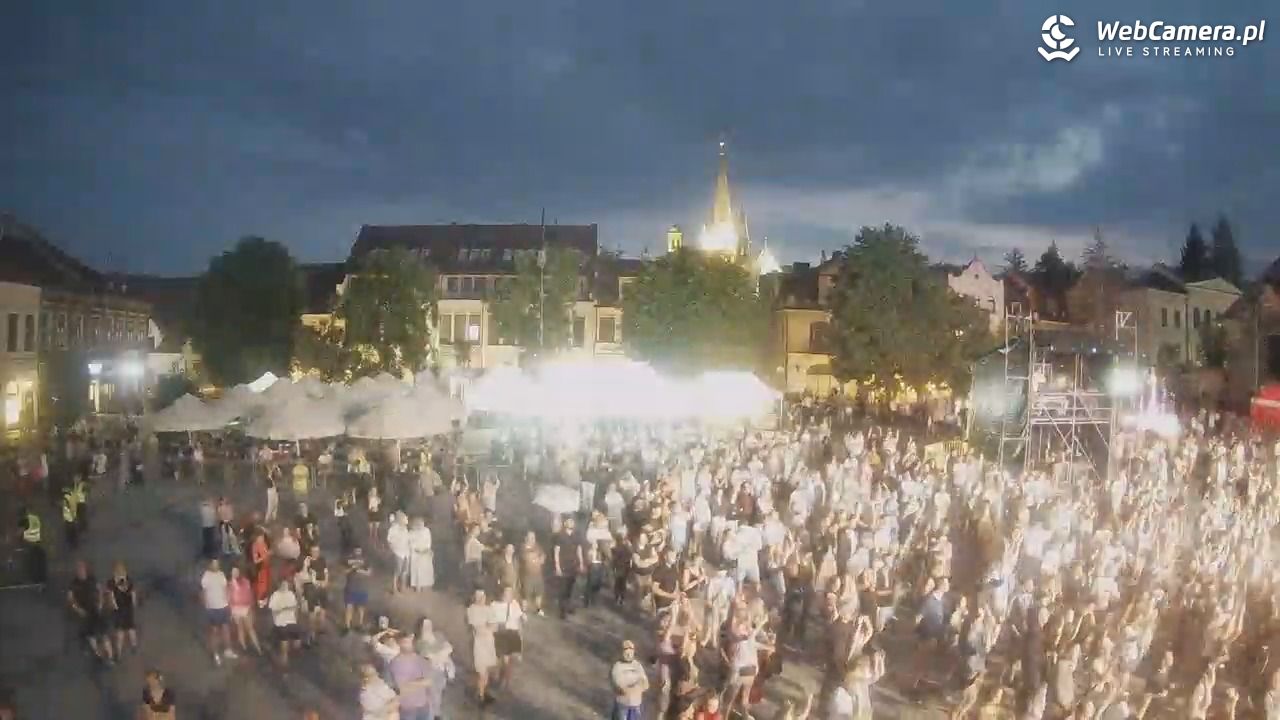 Myślenice - widok na Rynek - 21 czerwiec 2026, 21:39