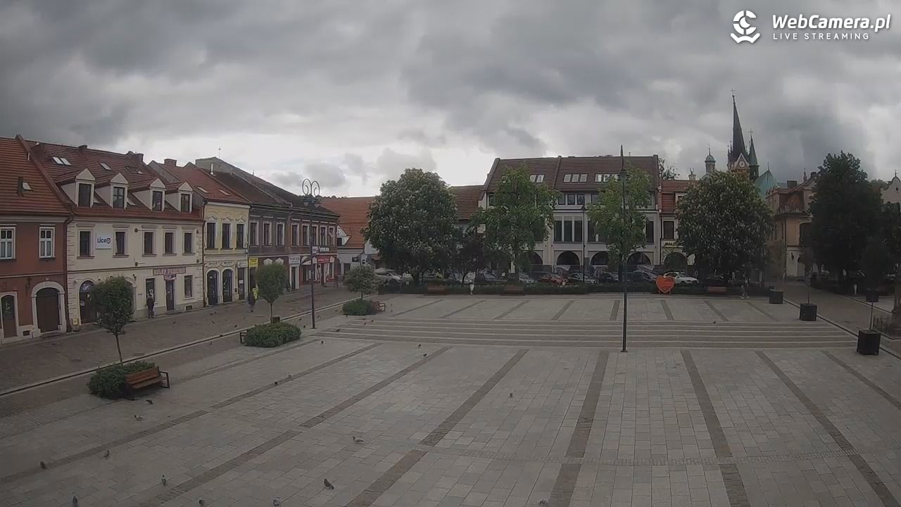 Myślenice - widok na Rynek - 15 maj 2025, 13:07