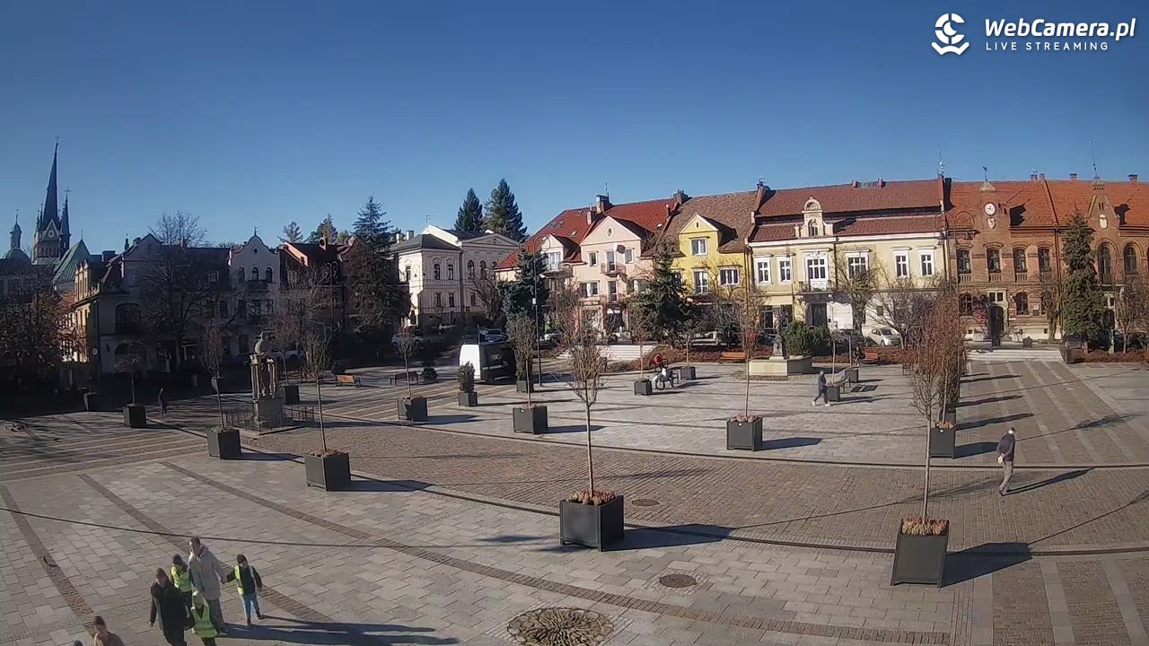 Myślenice - widok na Rynek - 04 listopad 2025, 12:49