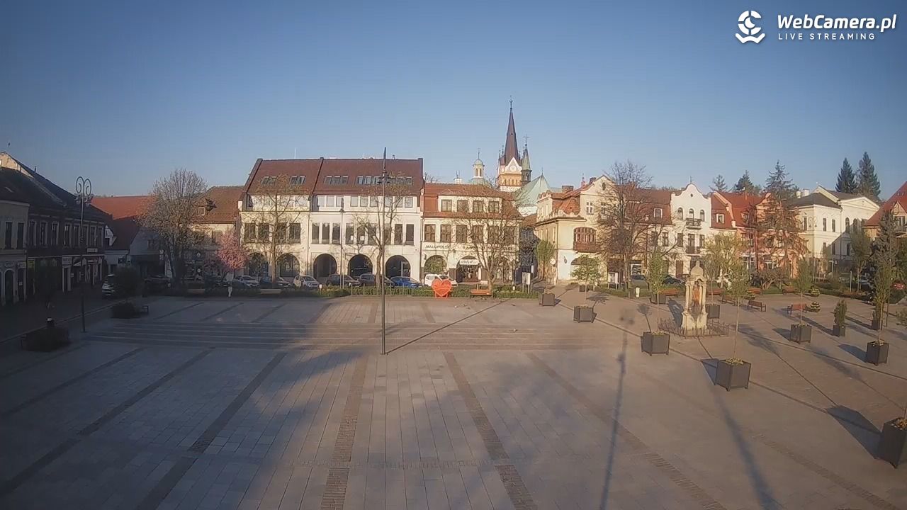 Myślenice - widok na Rynek - 18 kwiecień 2026, 06:51