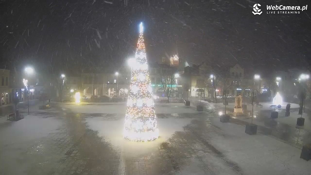 Myślenice - widok na Rynek - 30 grudzień 2025, 18:53