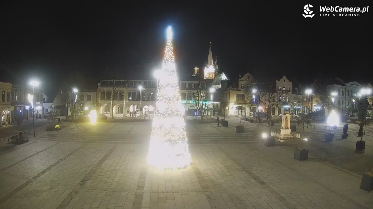 Myślenice - widok na Rynek - 28 grudzień 2025, 21:37