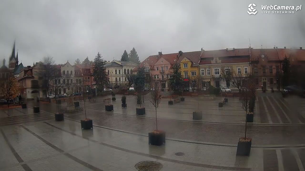 Myślenice - widok na Rynek - 03 listopad 2025, 10:41