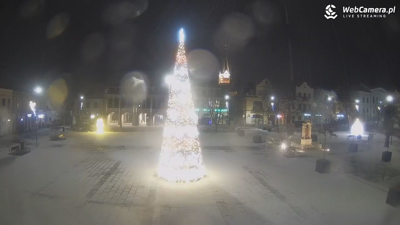 Myślenice - widok na Rynek - 30 grudzień 2025, 01:45