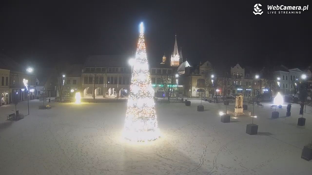 Myślenice - widok na Rynek - 25 grudzień 2025, 22:21
