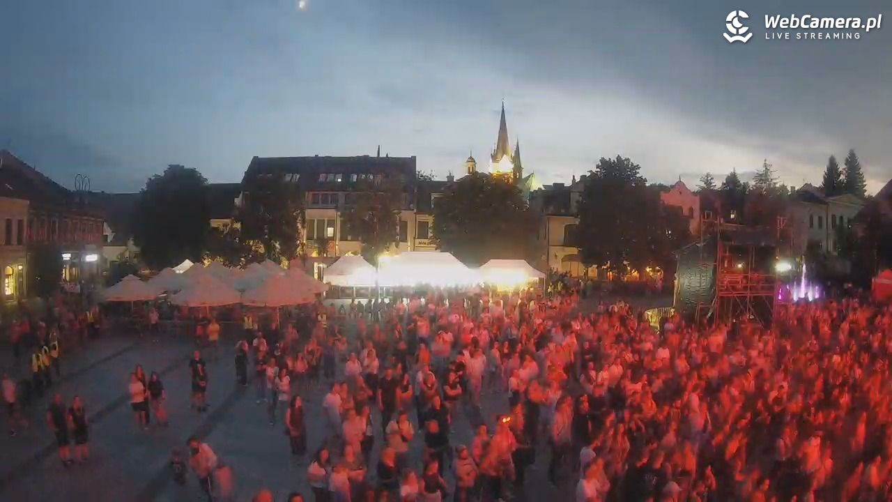 Myślenice - widok na Rynek - 21 czerwiec 2026, 21:23