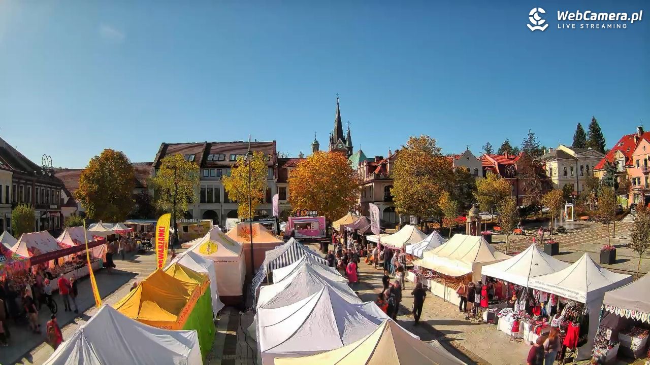 Myślenice - widok na Rynek - 17 październik 2026, 10:15