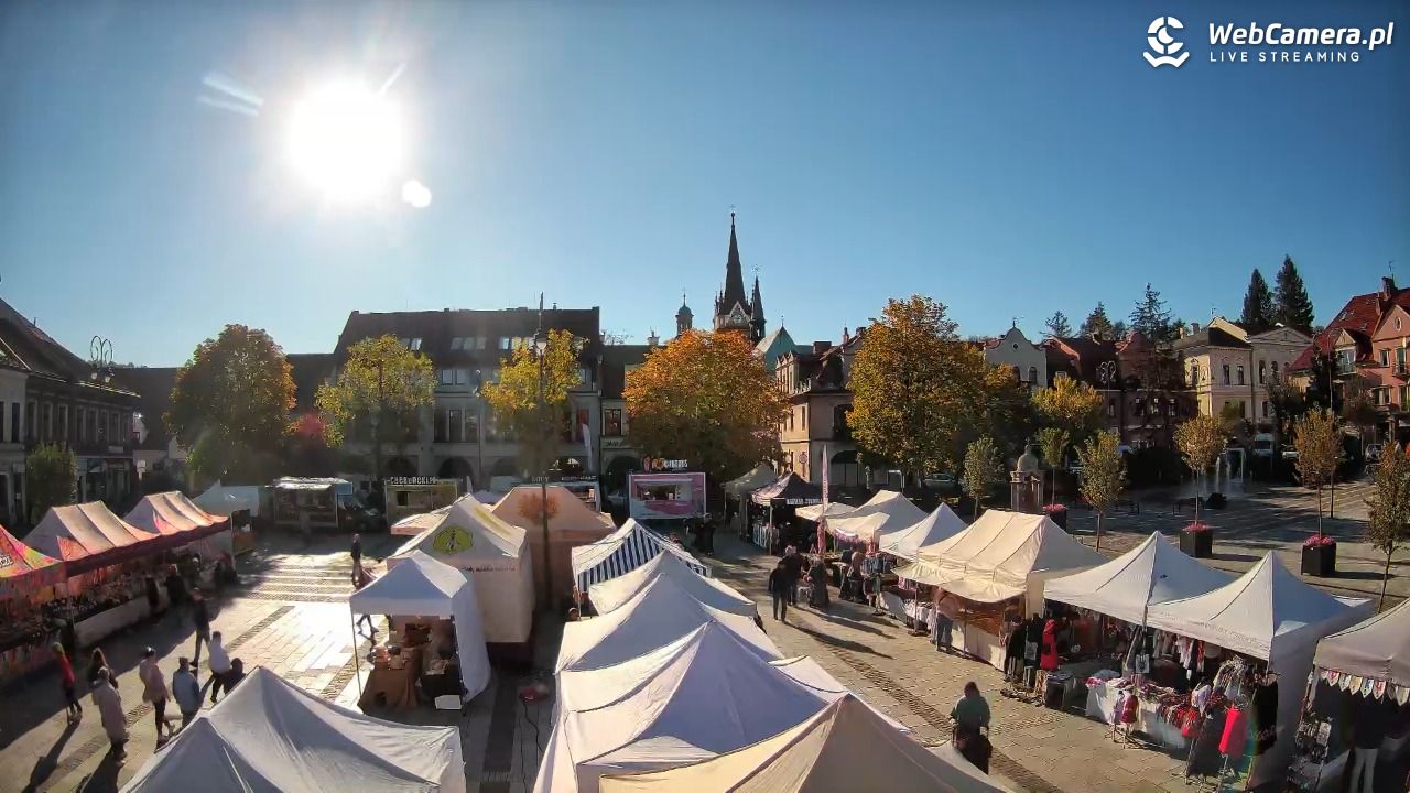 Myślenice - widok na Rynek - 16 październik 2026, 13:09