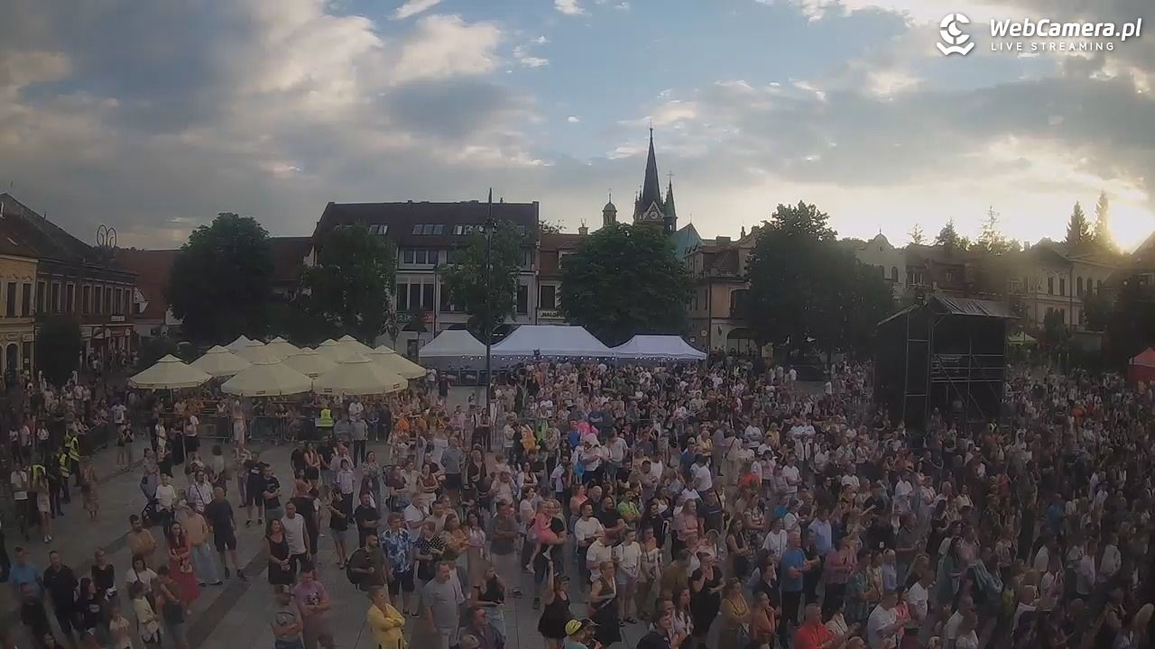 Myślenice - widok na Rynek - 21 czerwiec 2026, 19:43