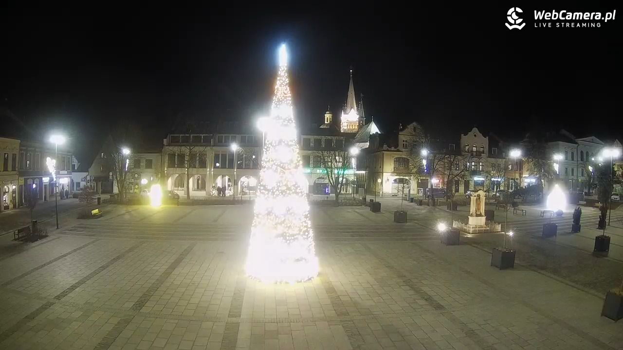 Myślenice - widok na Rynek - 28 grudzień 2025, 21:38