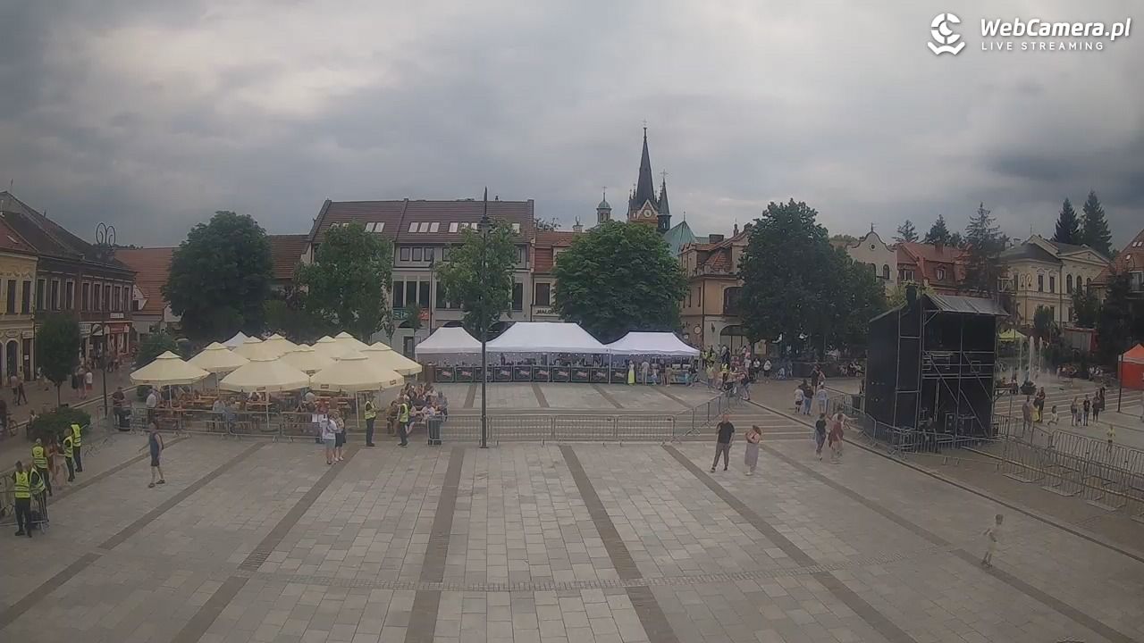 Myślenice - widok na Rynek - 21 czerwiec 2026, 16:27