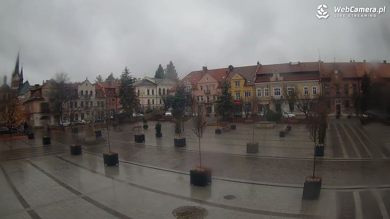 Myślenice - widok na Rynek - 03 listopad 2025, 10:41