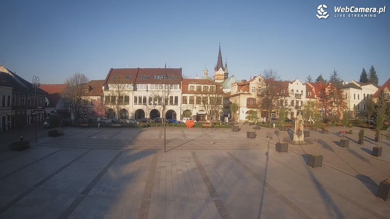 Myślenice - widok na Rynek - 18 kwiecień 2026, 06:51
