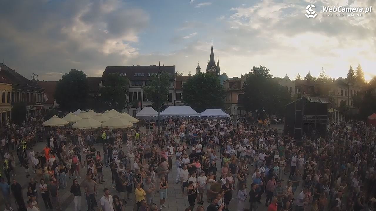 Myślenice - widok na Rynek - 21 czerwiec 2026, 19:49