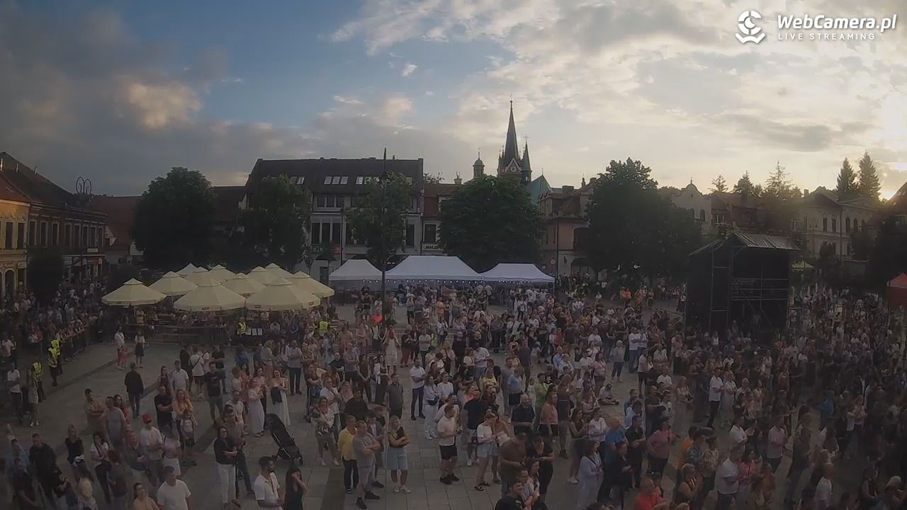 Myślenice - widok na Rynek - 21 czerwiec 2026, 19:57