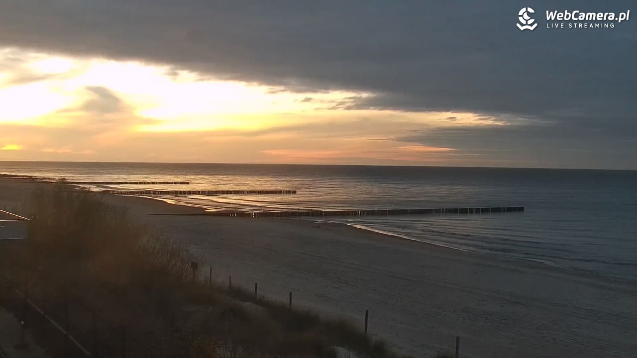 NIECHORZE - widok na plażę i morze - 04 listopad 2025, 16:43