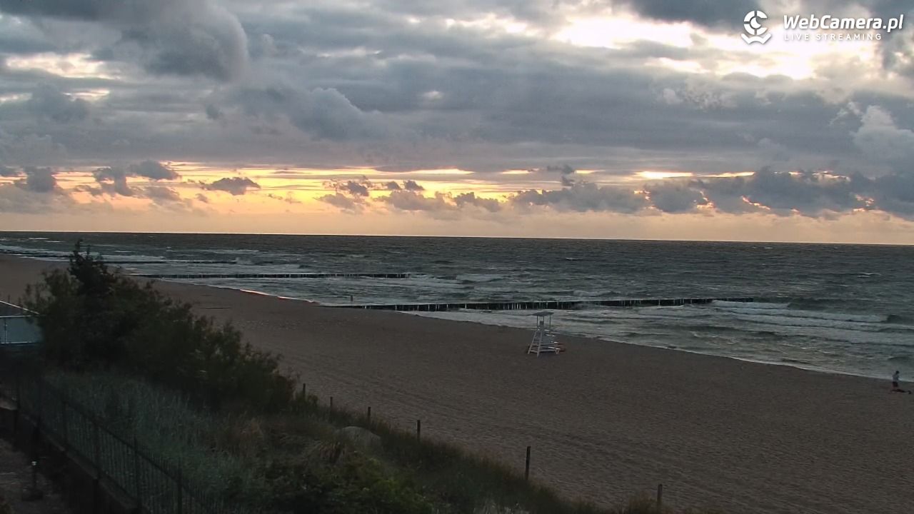 NIECHORZE - widok na plażę i morze - 02 lipiec 2026, 22:05