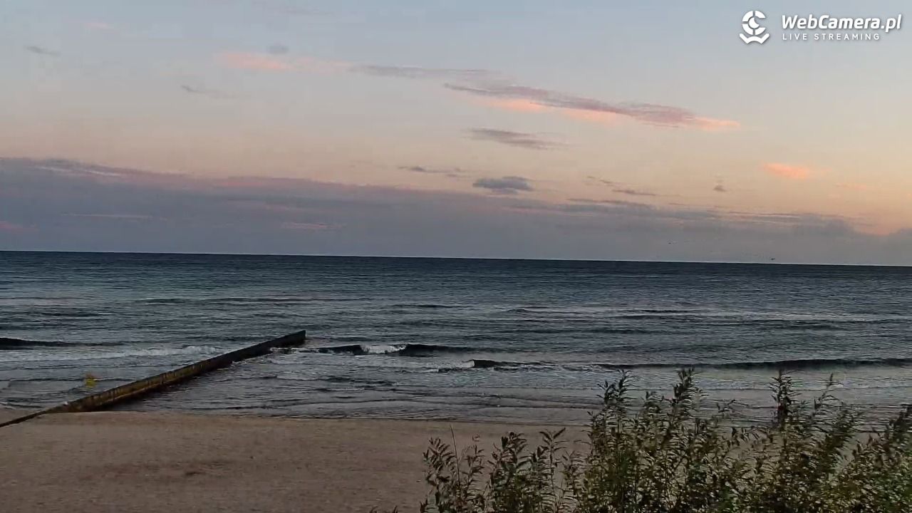 NIECHORZE - widok na plażę i morze - 16 wresień 2025, 06:36
