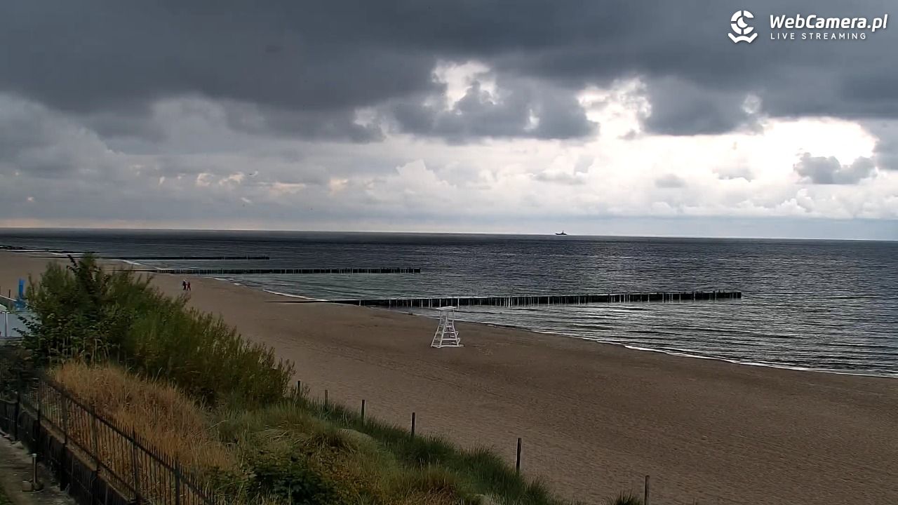 NIECHORZE - widok na plażę i morze - 14 wresień 2025, 16:33